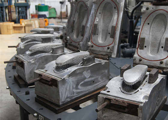 Máquina plástica da modelação por injeção de 180 sapatas do PCU TPR dos pares/hora